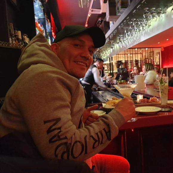 Meet your Posher, Carlos - Picture 1 of 1